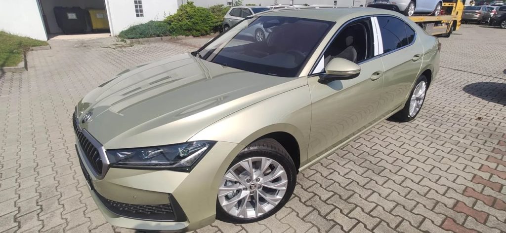 Skoda Superb 1 2